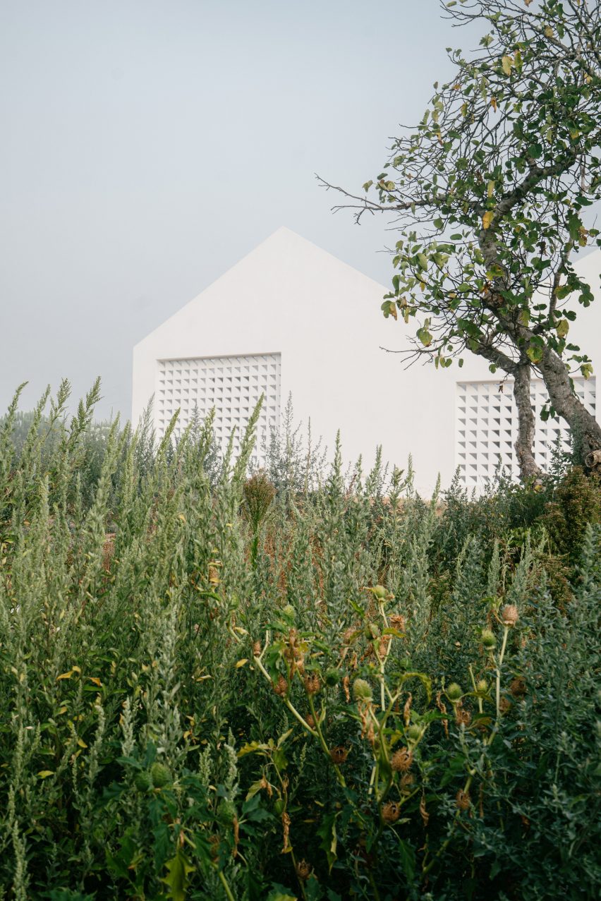 White house extension in Portugal