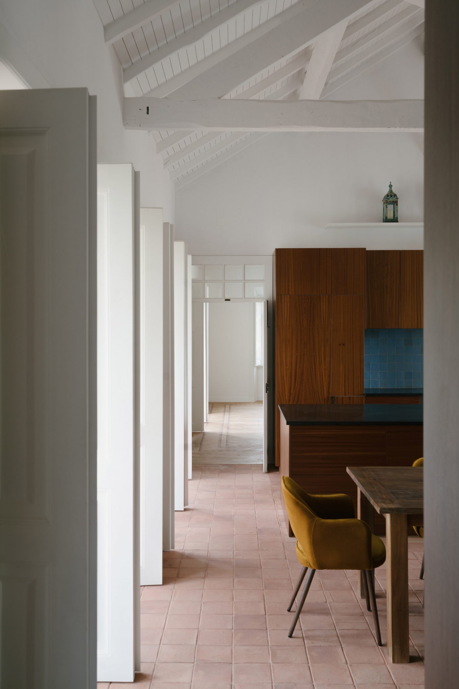 Casa Mãe white-walled interior by Atelier Data