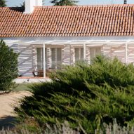 Portuguese farmhouse by Atelier Data