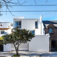 Colle-Croce completes all-white steel home in Buenos Aires