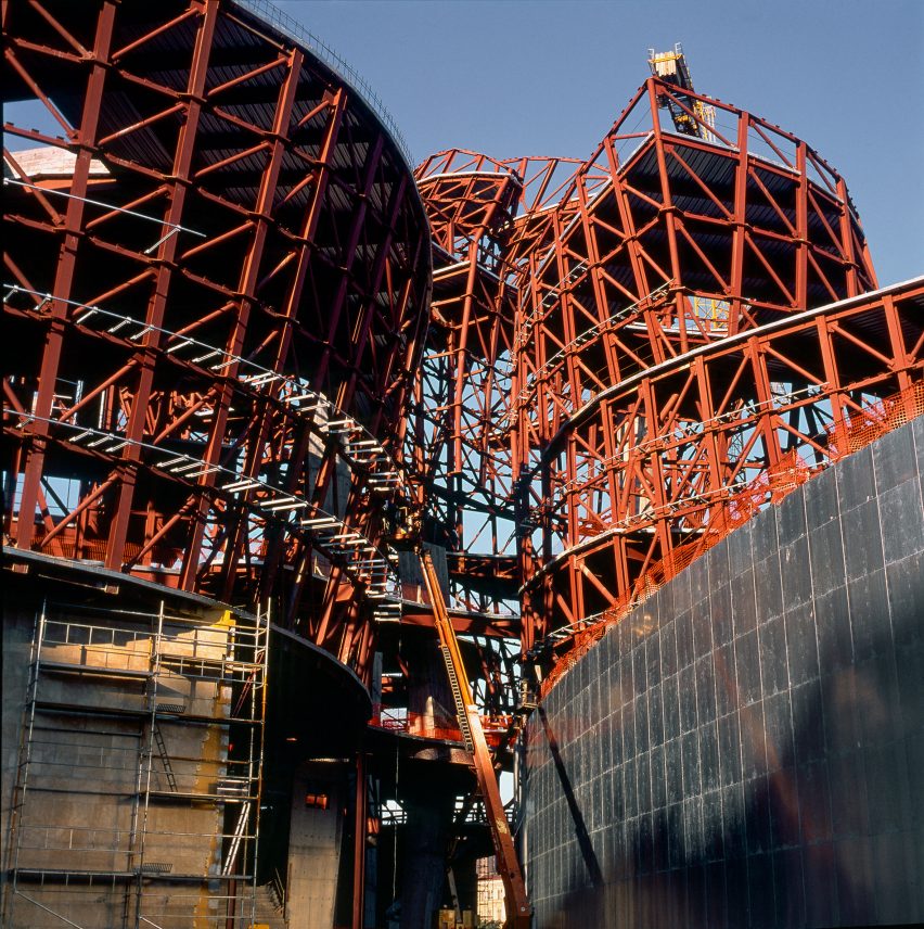 The steel frame of the Guggenheim Museum Bilbao
