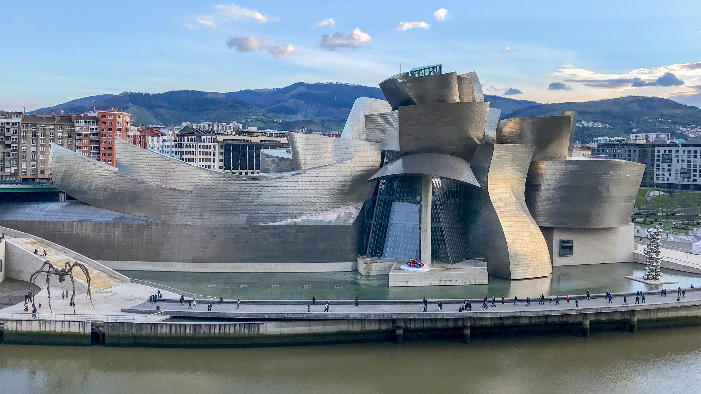 Frank Gehry's Guggenheim Museum Bilbao is "the greatest building of our  time"