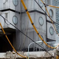 Footage reveals dismantling of Nakagin Capsule Tower in Tokyo