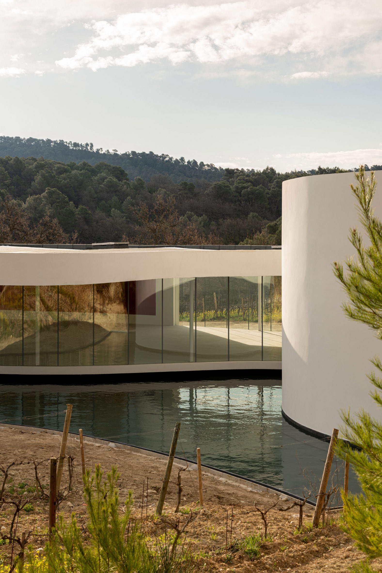 Pavilion in France by Oscar Niemeyer