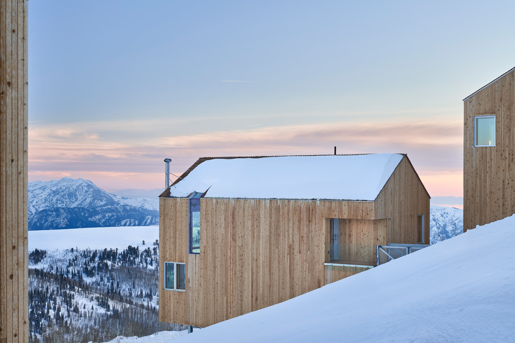 Powder Mountain Chalet by MacKay-Lyons Sweetapple Architects