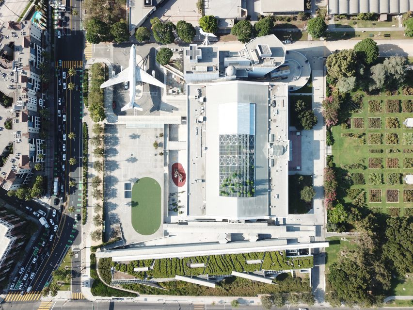 Aerial view of California Aerospace Museum by Frank Gehry