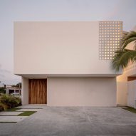 Rea Studio references "blank canvas" for Mexican beach house
