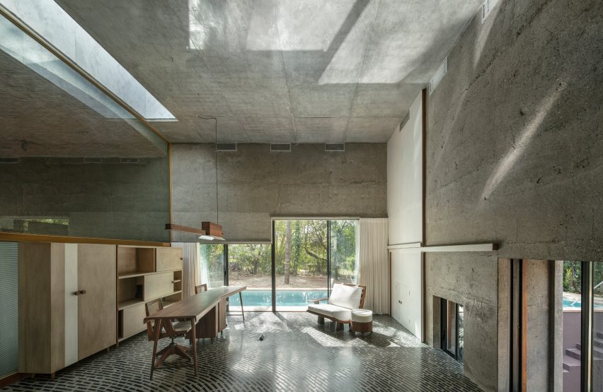 Interior of concrete house by Samira Rathod Design Atelier