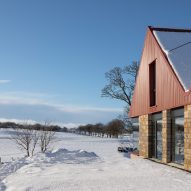 Ceangal House is a home in Scotland that was designed by Loader Monteith