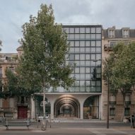 David Chipperfield adds vaulted arcades to revamped office complex in Paris
