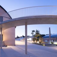 Elevated walkway at Site Verrier de Meisenthal by SO-IL and FREAKS