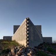 LBS house is a cinder block retreat on rugged Chilean coastline