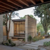 Di Frenna Arquitectos uses natural stone and woven ceilings for Mexican retreat