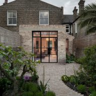 Exterior of Pink House by Oliver Leech Architects