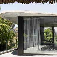 Canopy House is a concrete home that was designed by Powell and Glenn