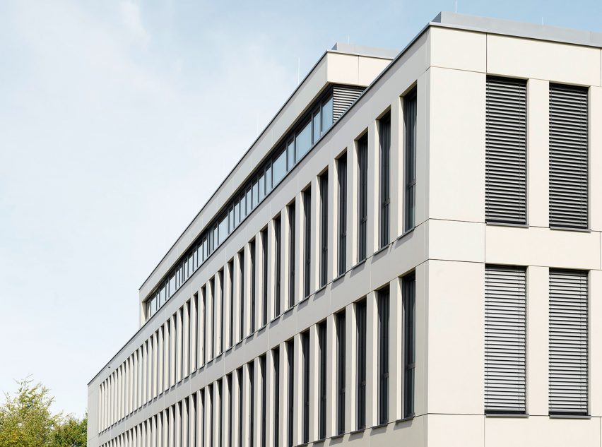 Aachen office building by NBP Architekten with facade by Rieder