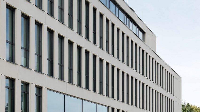 Aachen office building by NBP Architekten with facade by Rieder