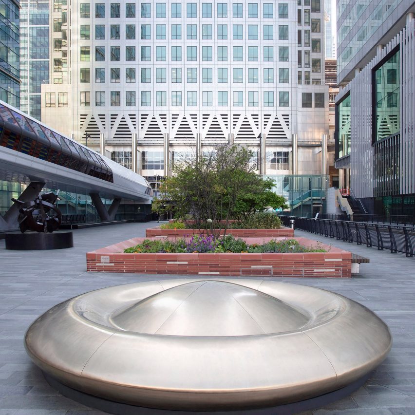 UFO public bench by Peter Newman at Canary Wharf