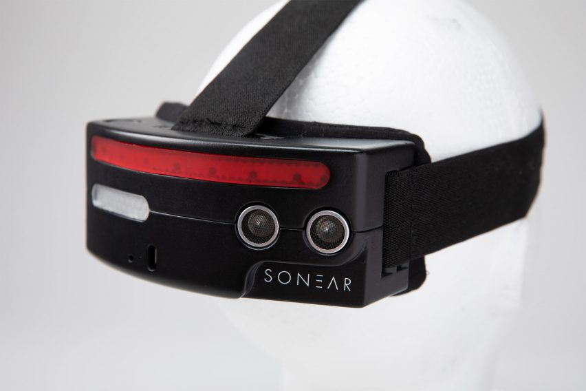 A black and red wearable design which intends to improve the spatial awareness of deaf cyclists 