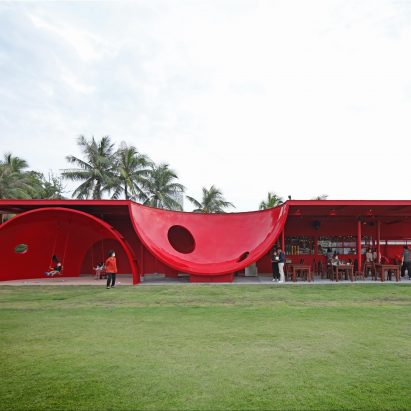 Under The Sun by Patchara Ornnicha Architects Co., Ltd.