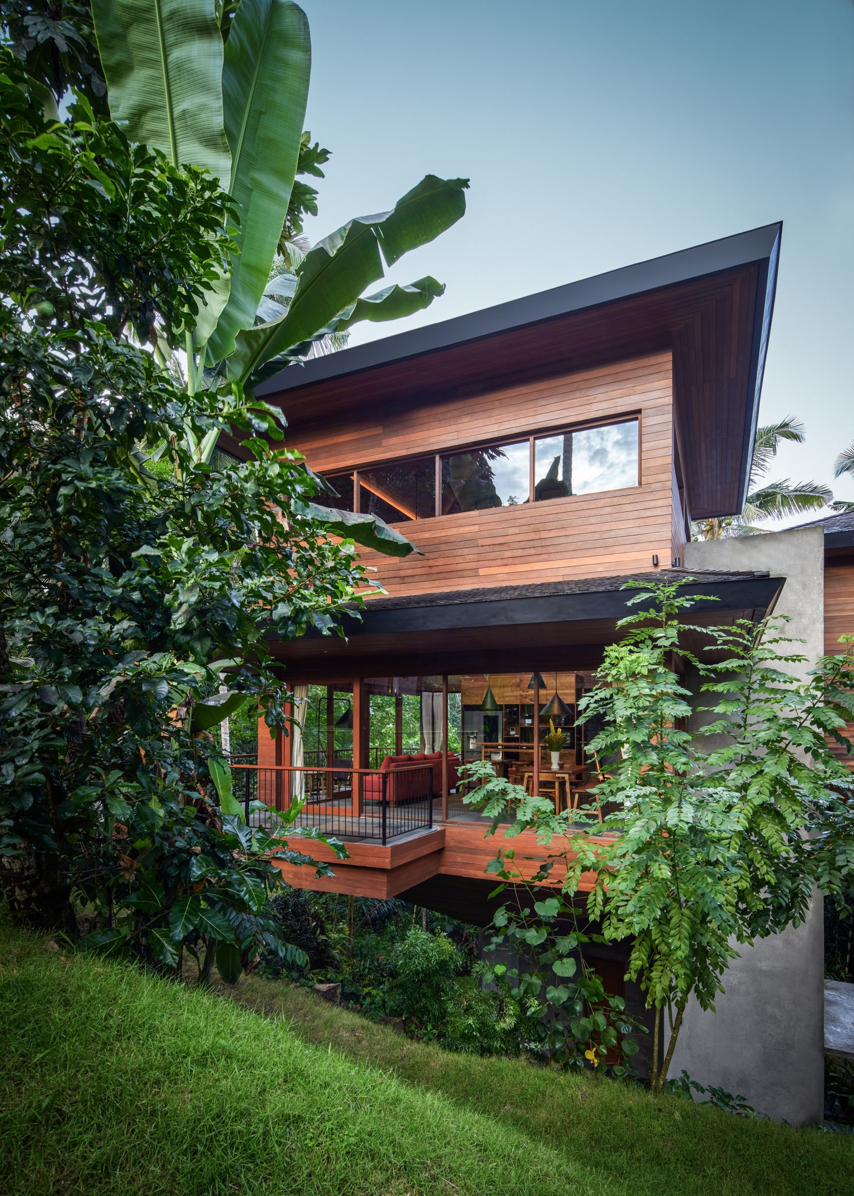 Wooden house in Bali by Alexis Dornier