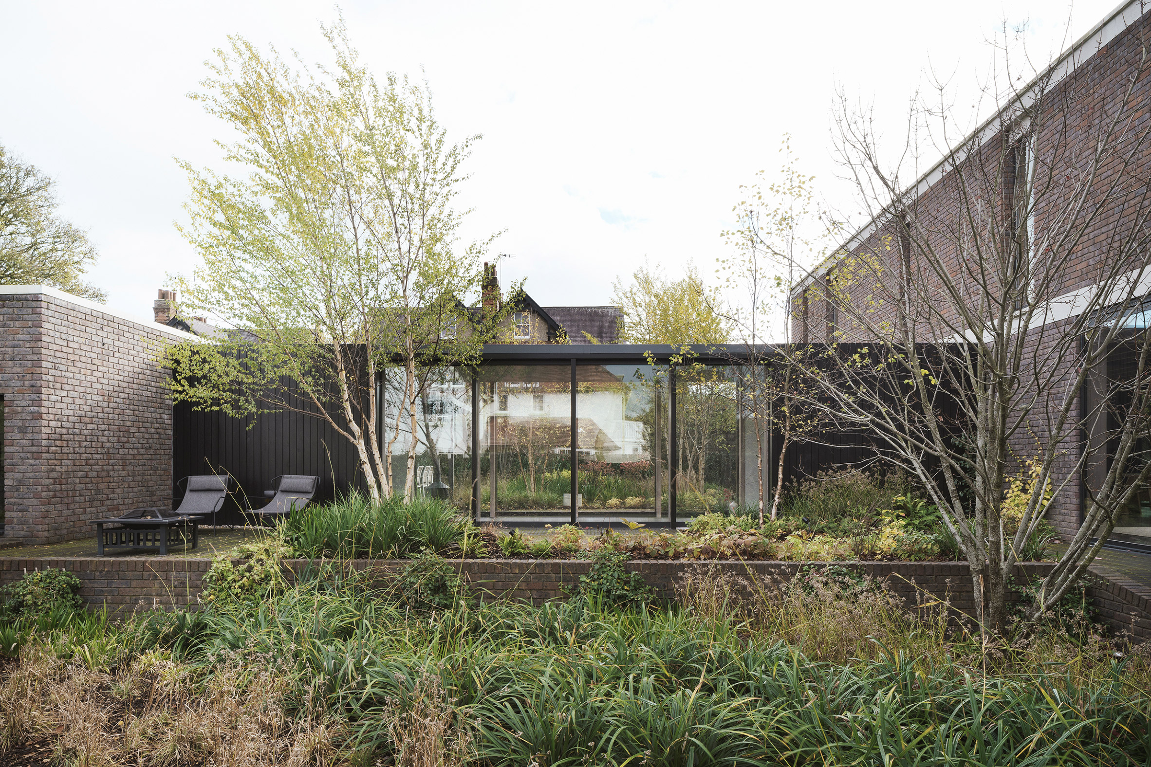 Zen garden in Derwent Valley, Derbyshire by Blee Halligan Architects