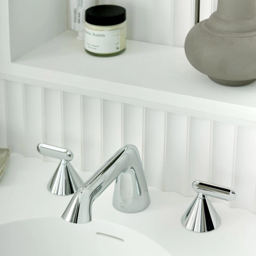Chrome Arrondi taps on a white porcelain sink