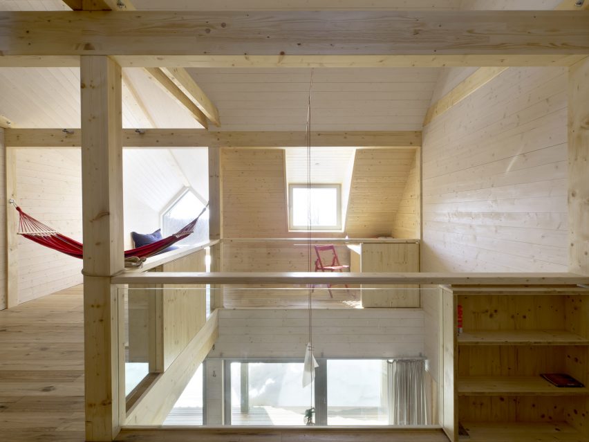 Дом на болоте от A1 Architects