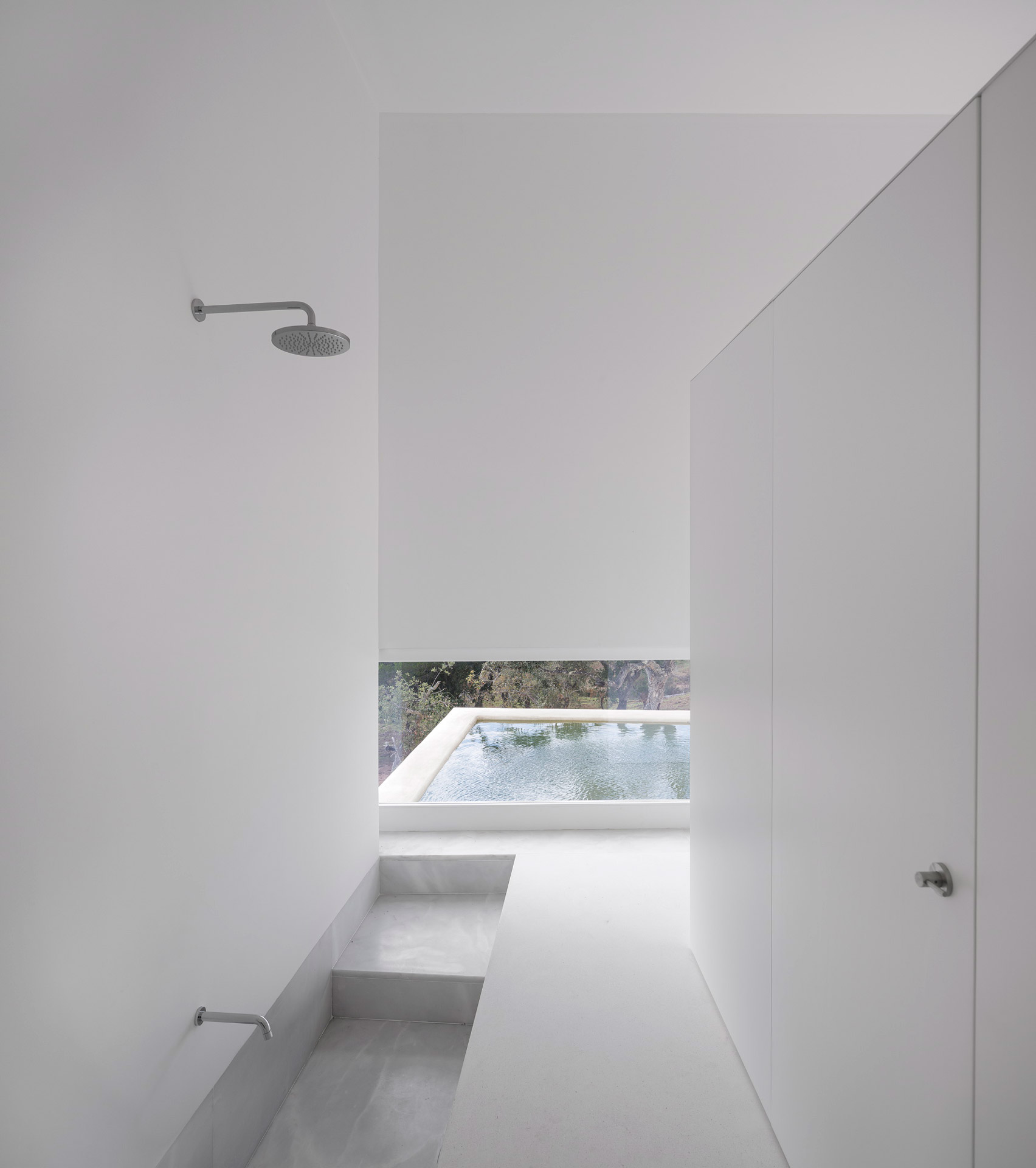 White-walled bathroom of House in Fontinha