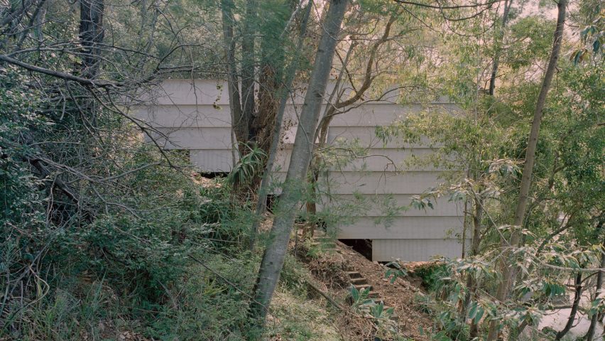 Image of the side of Marramarra Shack detailing its stepped profile