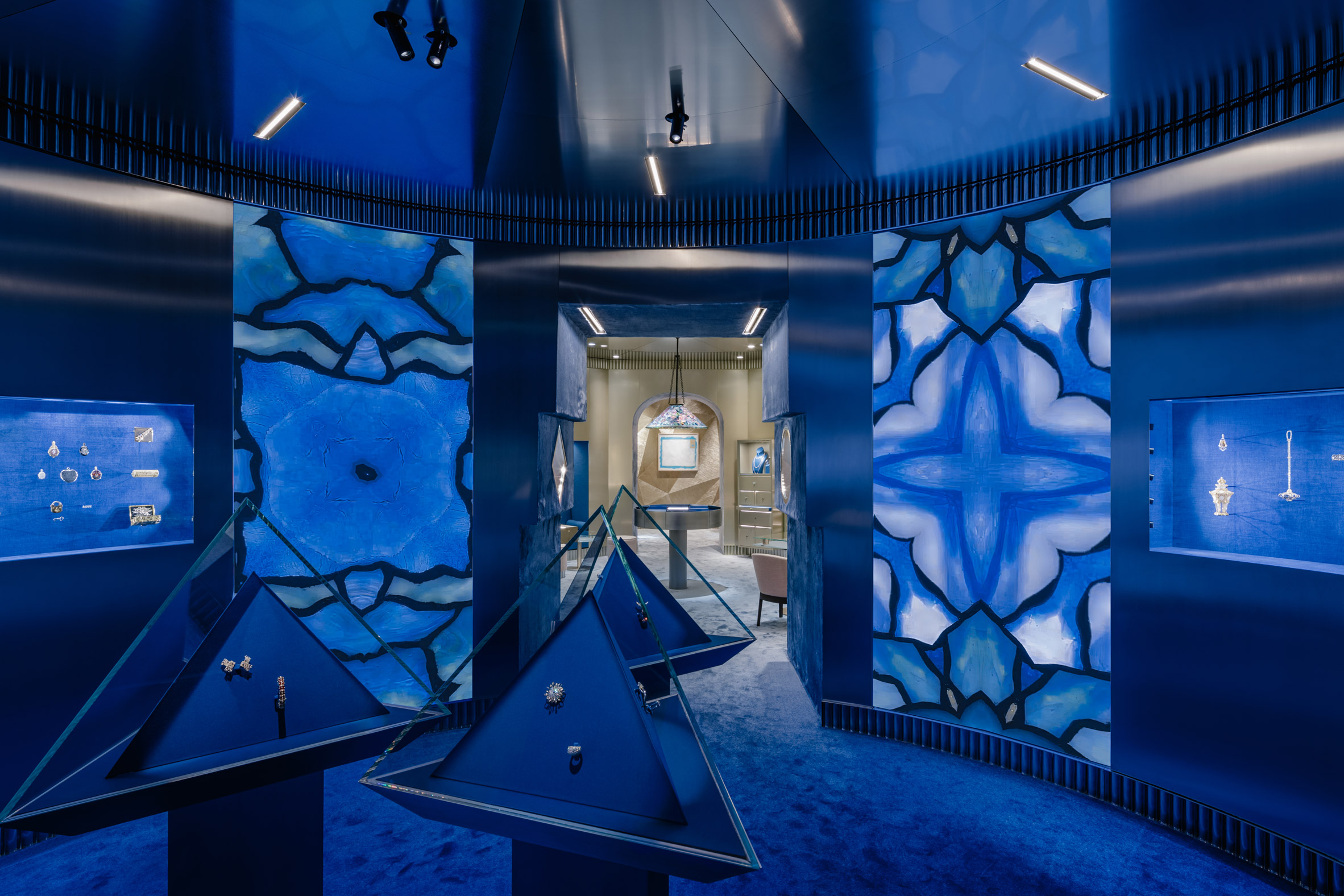 Blue rotunda in Tiffany & Co pop-up shop in Paris designed by OMA