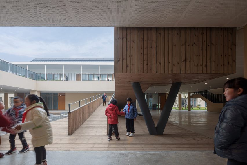 Timber-clad slopes leads to different levels of elementary school in China