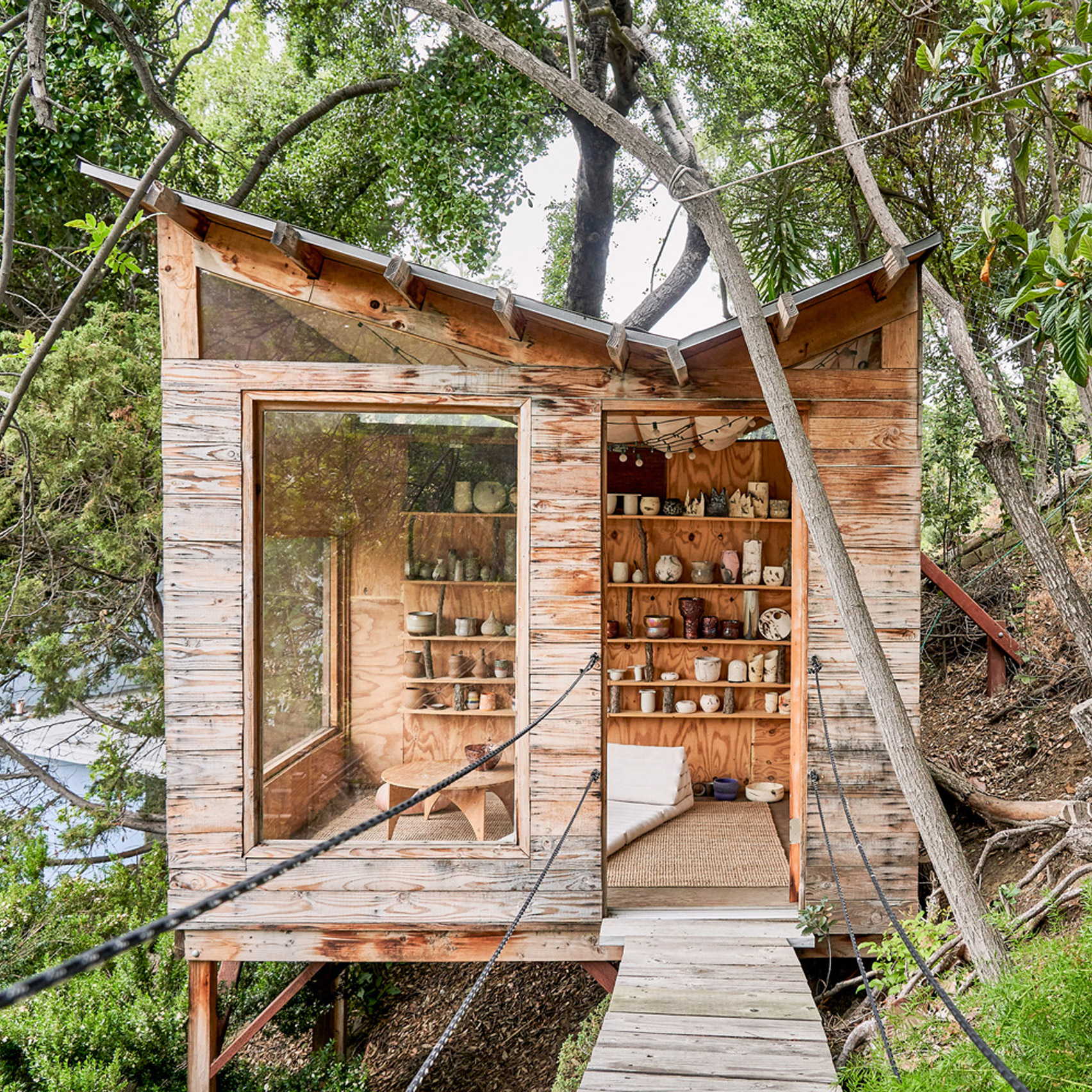 Exterior of stilted LA Pottery Studio by Raina Lee and Mark Watanabe