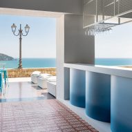 Cocktail bar "suspended between sea and sky" draws upon nearby Mediterranean