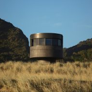 Exterior of Te Pae lifeguard tower by Crosson Architects