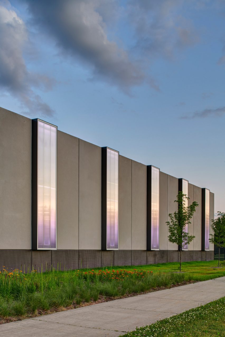 Precast concrete panels for the side of the municipal building