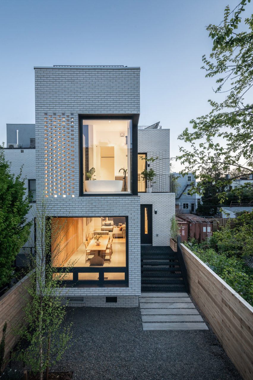 Exterior view of Sandy House in New York City by Gradient Architecture