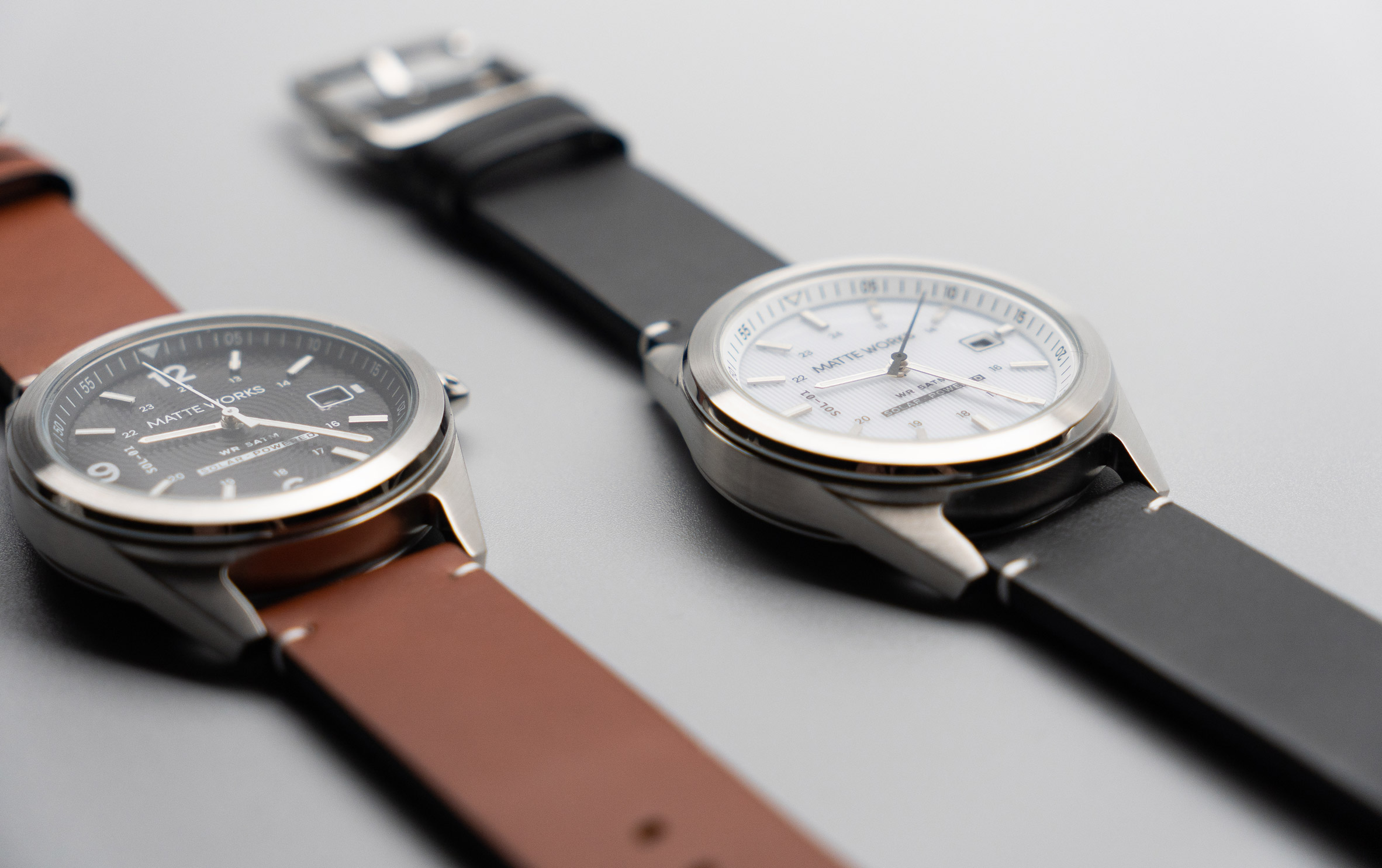 Leather straps of Solution-01 by Matte Works