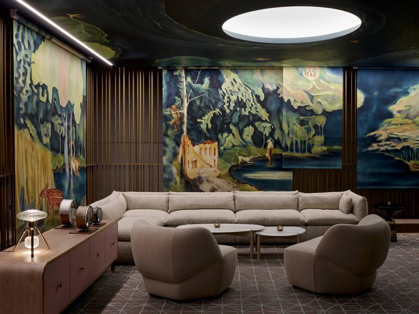 Drawing room in The Londoner hotel by Yabu Pushelberg