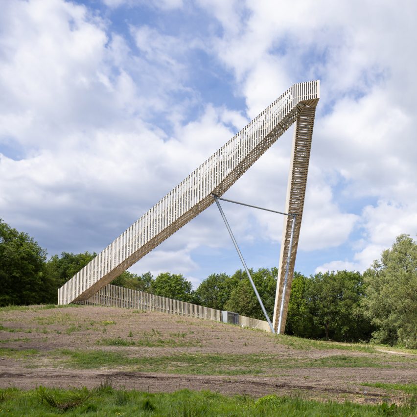 Mirador triangular De Niewe Herdgang en los Países Bajos