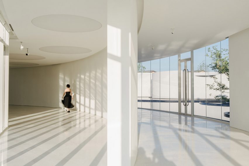 Light-filled corridors in Monologue Art Museum in China