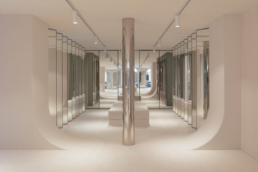 Interior image of the mirrored changing room at the Courrèges store