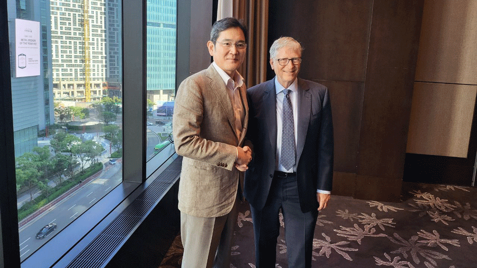 Bill Gates and Samsung headshot