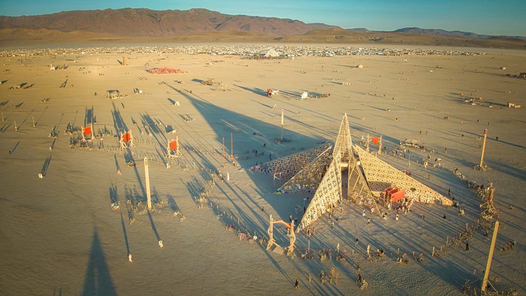 Las instalaciones de Once Burning Man 2022 muestran el diseño del desierto profundo
