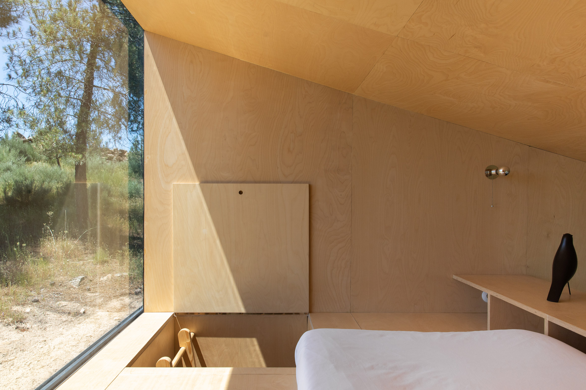 Mezzanine bedroom of Chestnut House in Portugal