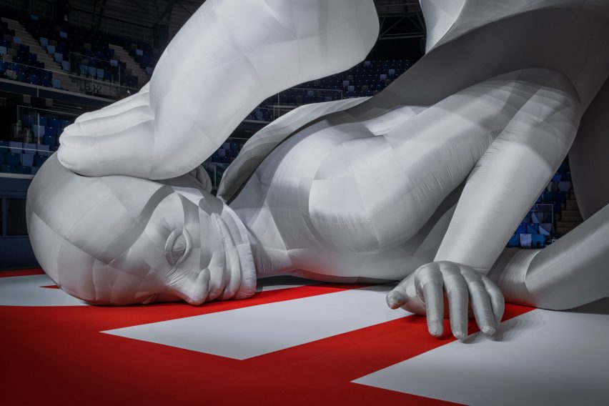 World's largest inflatable sculpture at Diesel Spring Summer 2023