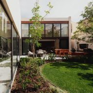 Evelop Arquitectura creates "garden with a house" in San Miguel de Allende