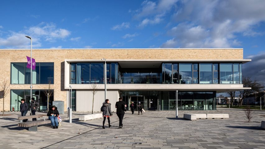 Exterior of Forth Valley College by Reiach and Hall Architects