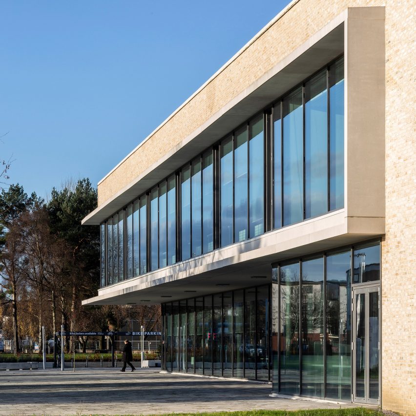 Reiach and Hall completes "low-key" campus for Forth Valley College