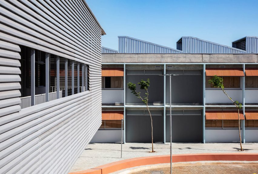 Prefabricated panels on Brazilian school